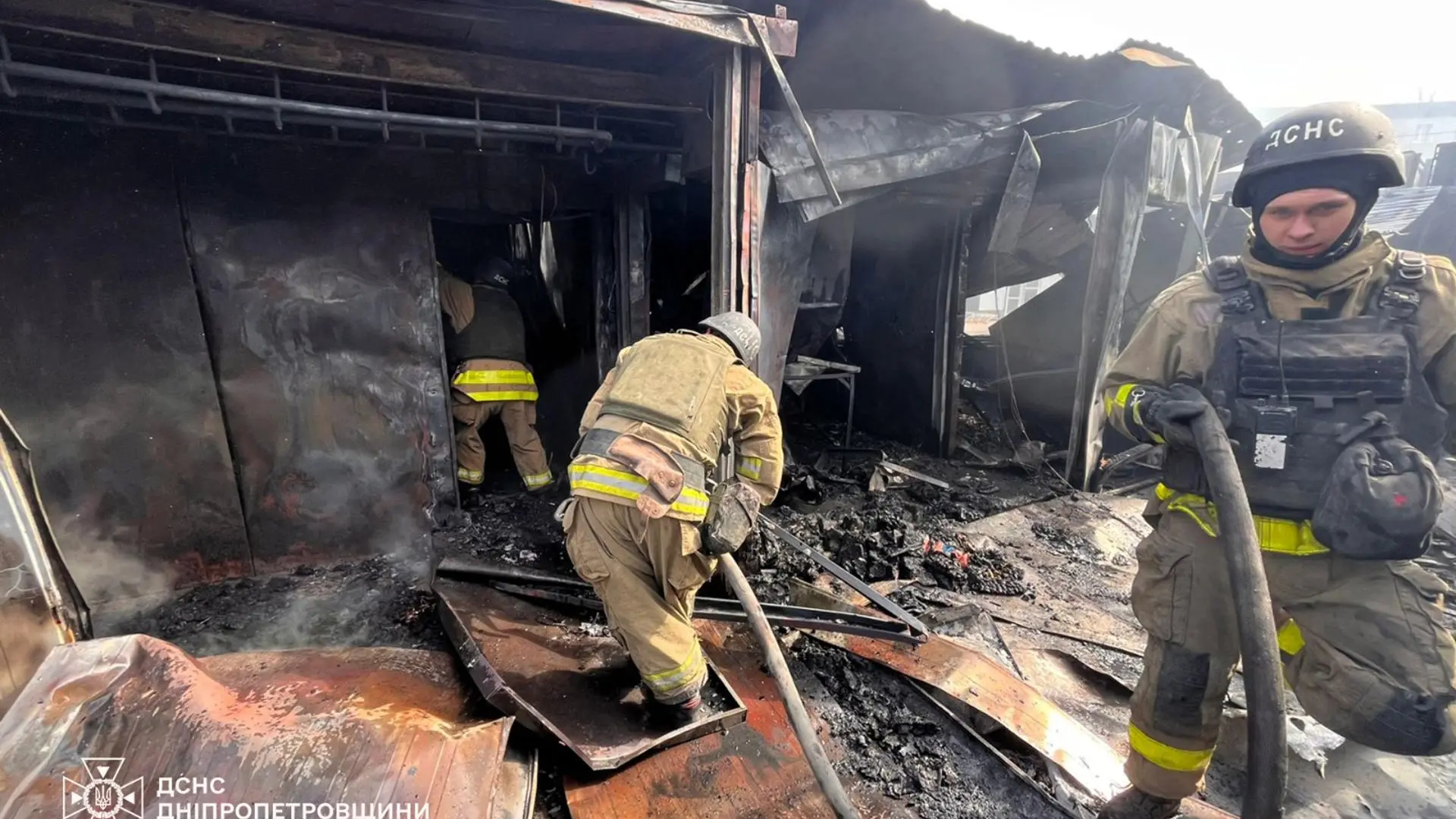 
         Un ataque con drones rusos contra un mercado en Ucrania deja al menos cinco muertos y 25 heridos 
    
