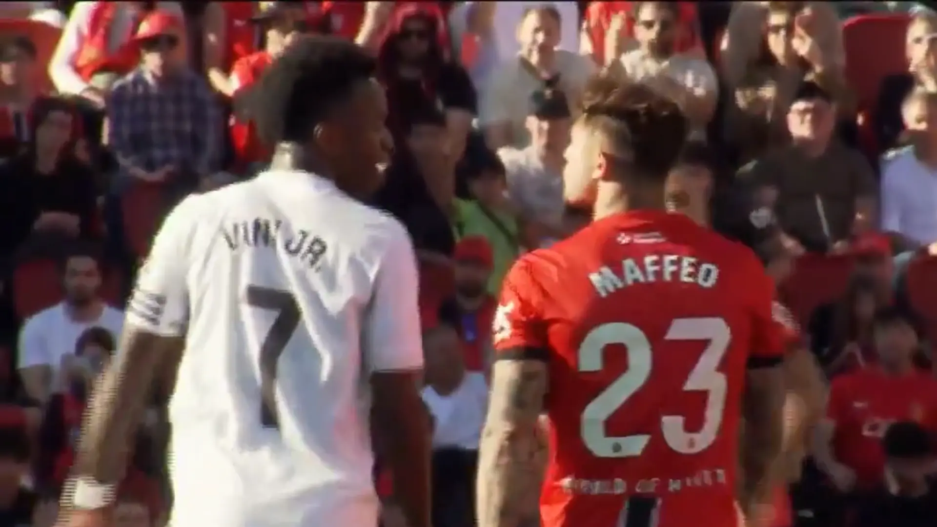 
         El nuevo encontronazo entre Maffeo y Vinicius en el Mallorca-Real Madrid: "Balón de playa" 
    