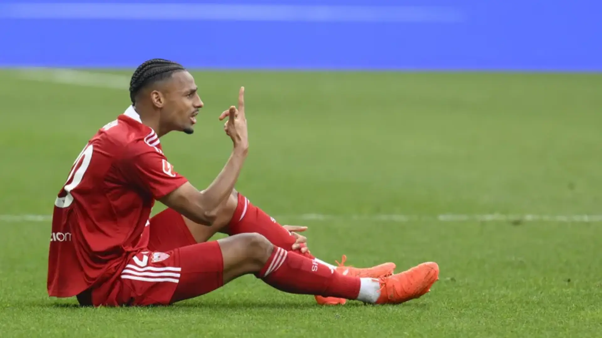 
         Frustración e indignación en la afición del Sevilla por la gran crisis de su equipo: "Prácticamente todos nos vemos en Segunda" 
    