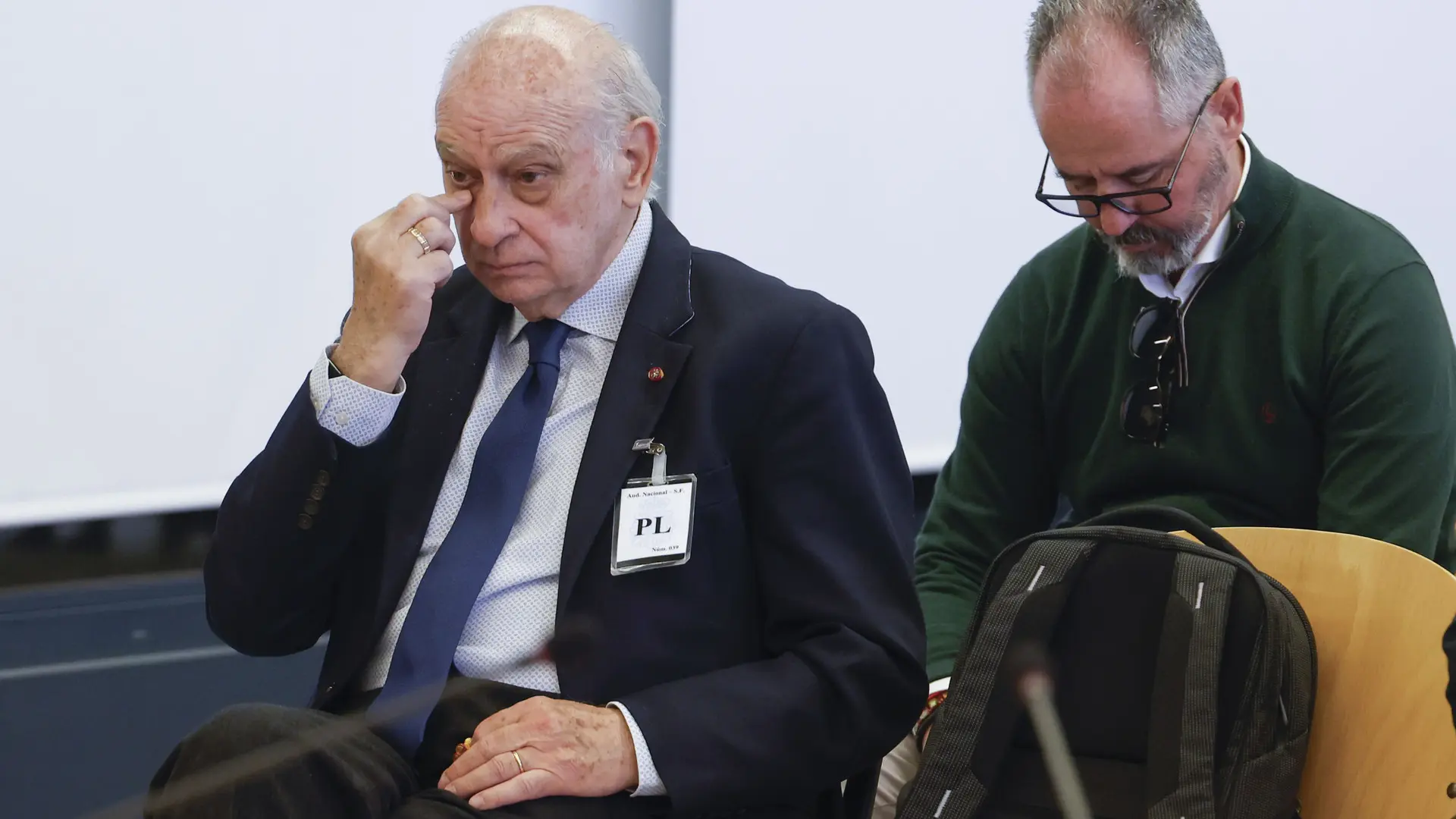 
         Fernández Díaz solicita anular el juicio de la Kitchen y el PSOE pide incorporar "la conexión política" y que se impute a Dolores de Cospedal 
    