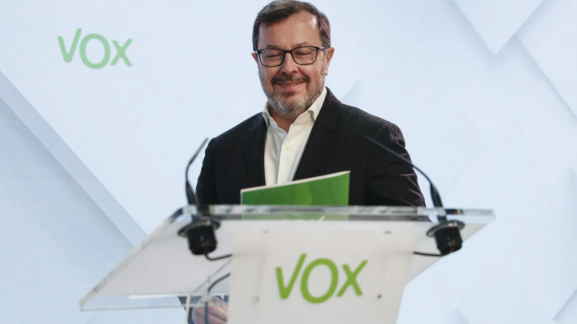 
         Vox se abre a renunciar también a presidir las Cortes de Castilla y León para "demostrar" al PP que no quiere "carguitos" 
    
