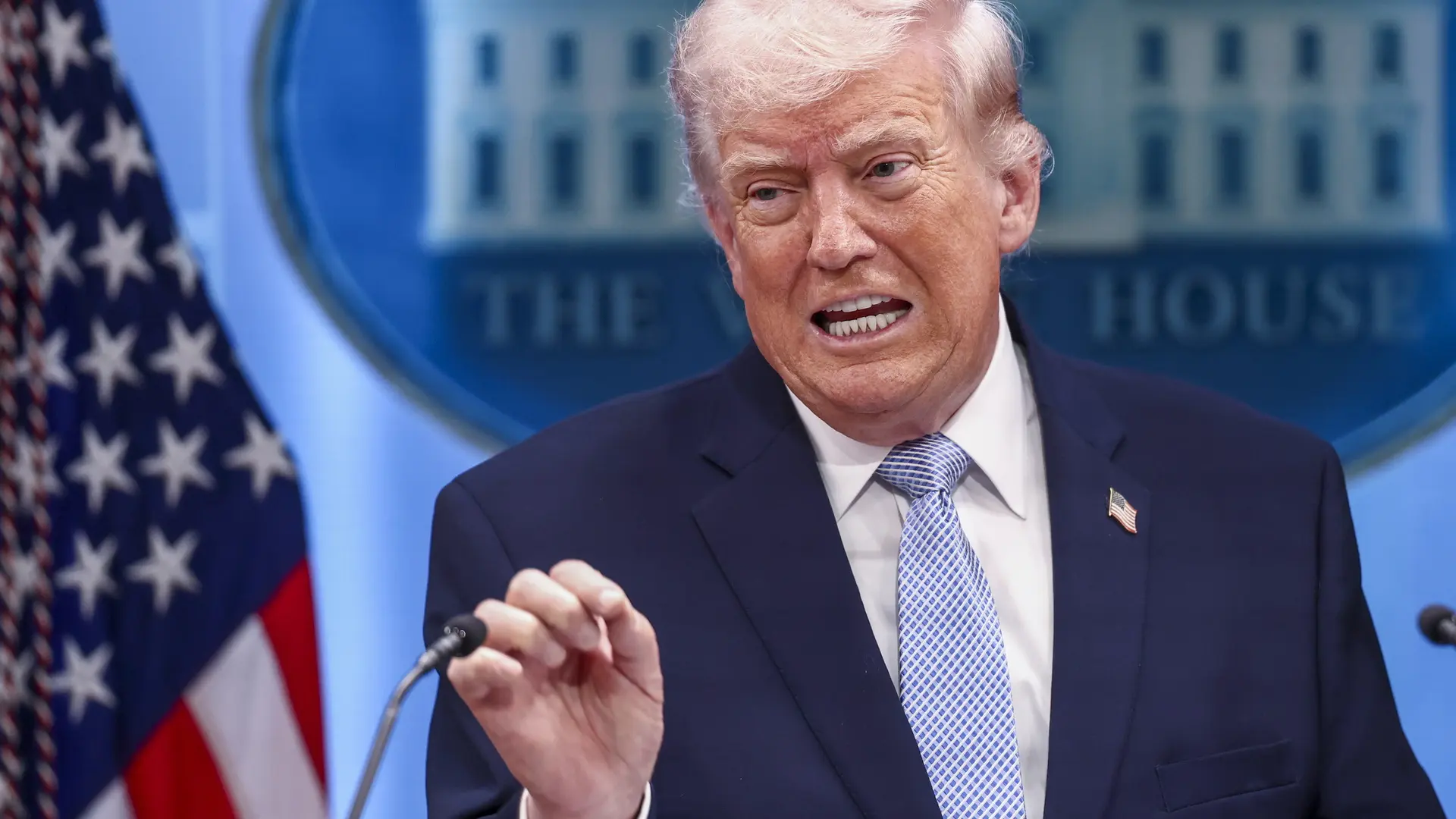 
         Trump advierte a China que tendrá "grandes problemas" si envía armas a Irán 
    