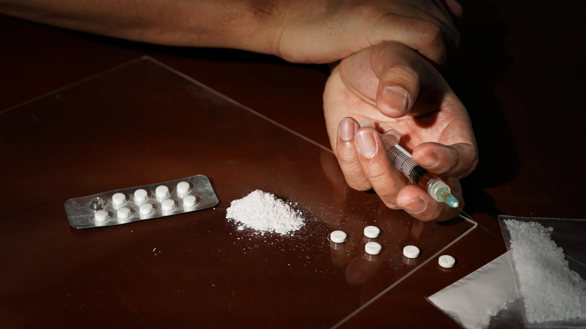 
         Qué son los nitazenos, la droga hasta 500 veces más potente que la heroína que ha causado una muerte en España 
    