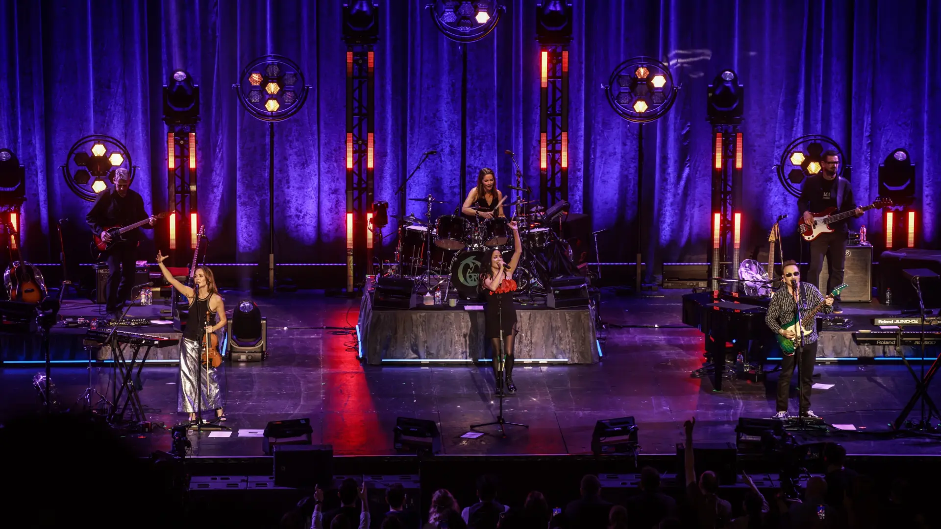 
         The Corrs regresan a España con cuatro conciertos únicos en 2026 
    