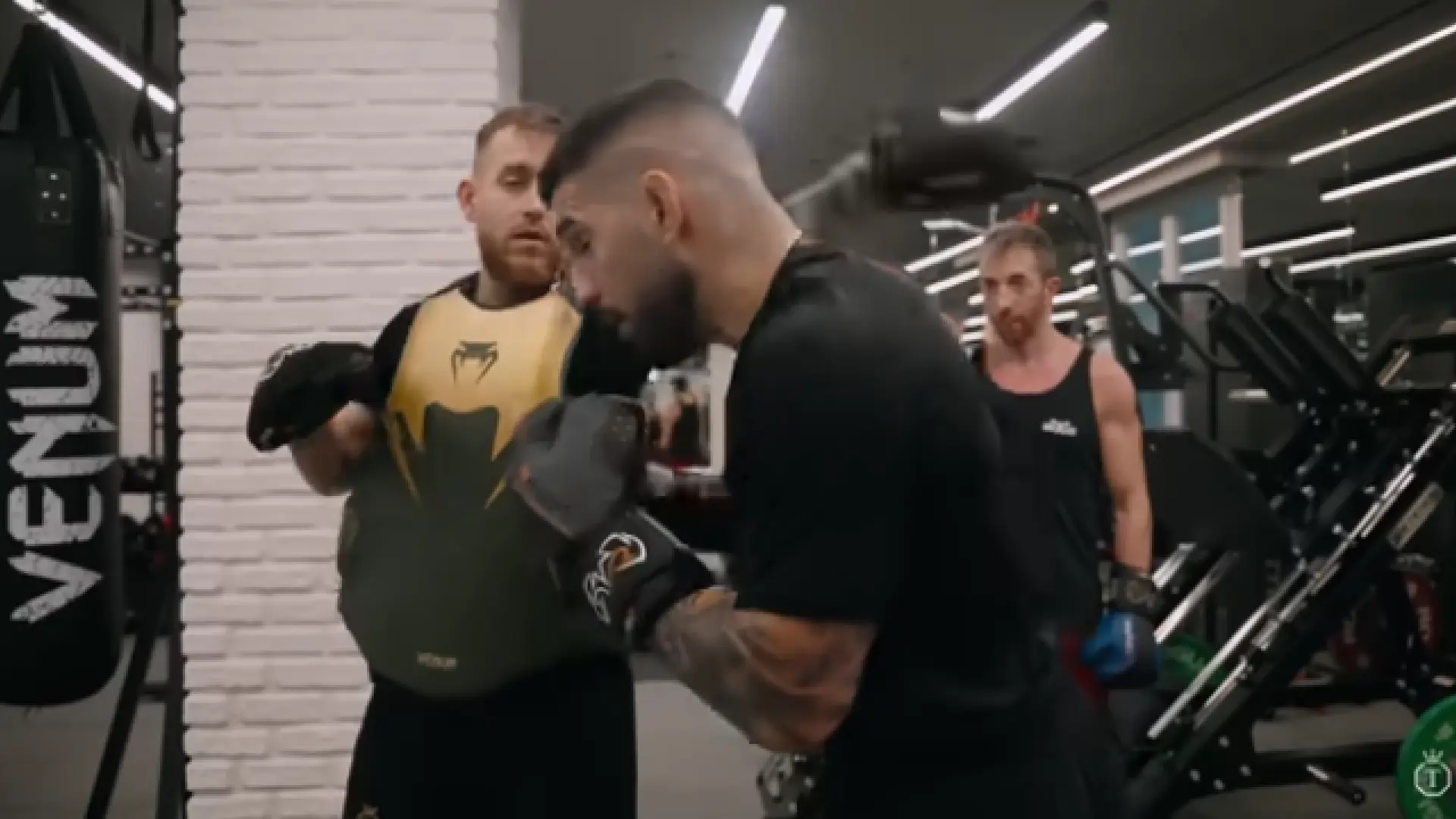 
         La exigente preparación de Topuria para la Casa Blanca junto a Pablo Motos: "Esa me has dado fuerte, ¿eh?" 
    