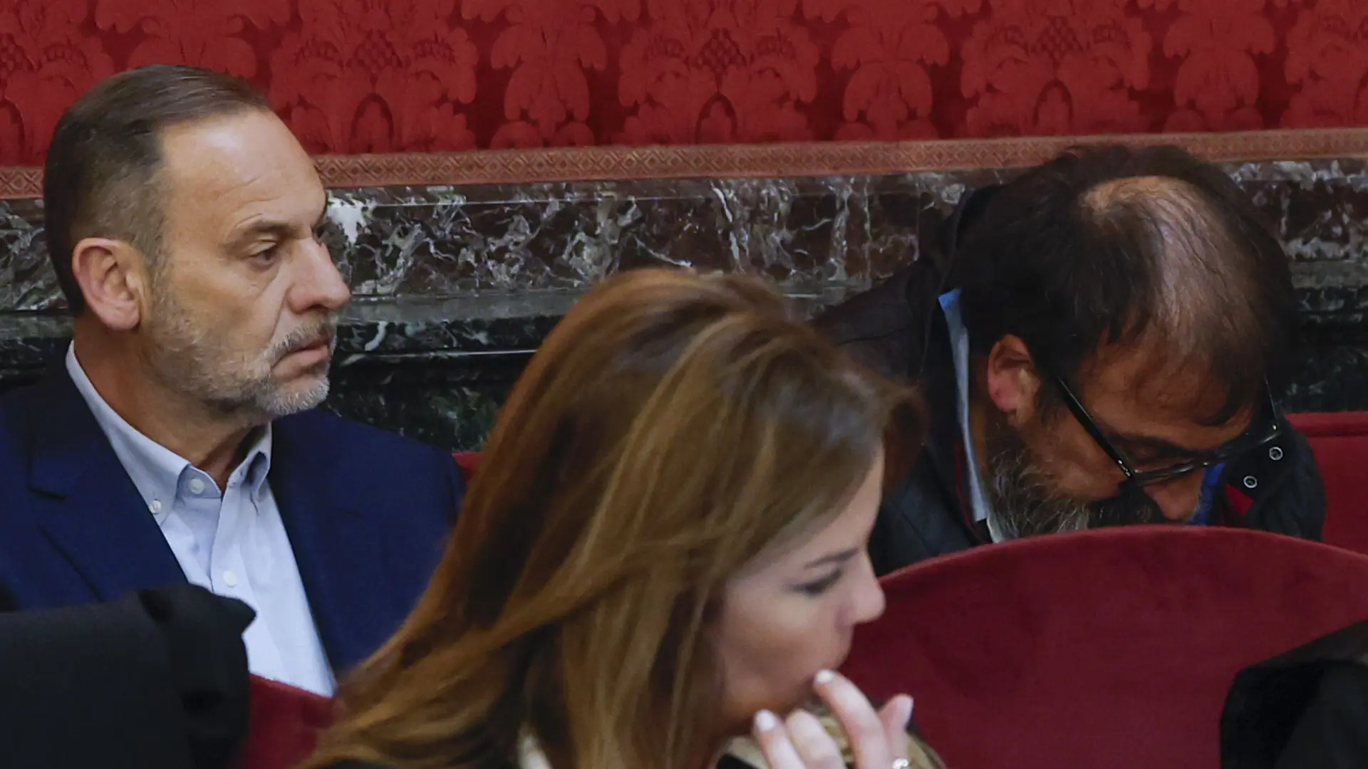 
         Corrupción y desafección, la semana negra de la democracia 
    