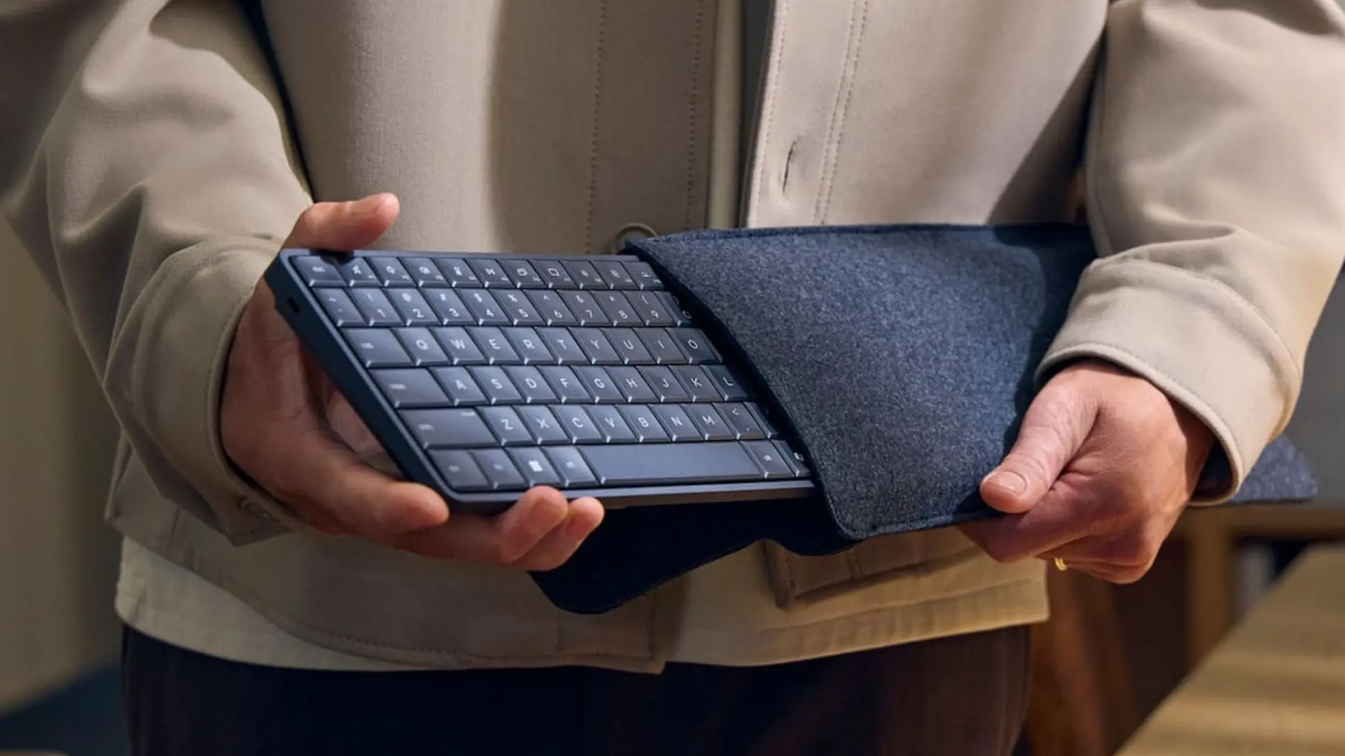 
         HP lanza en España el EliteBoard G1a: un potente ordenador con inteligencia artificial... en un teclado 
    