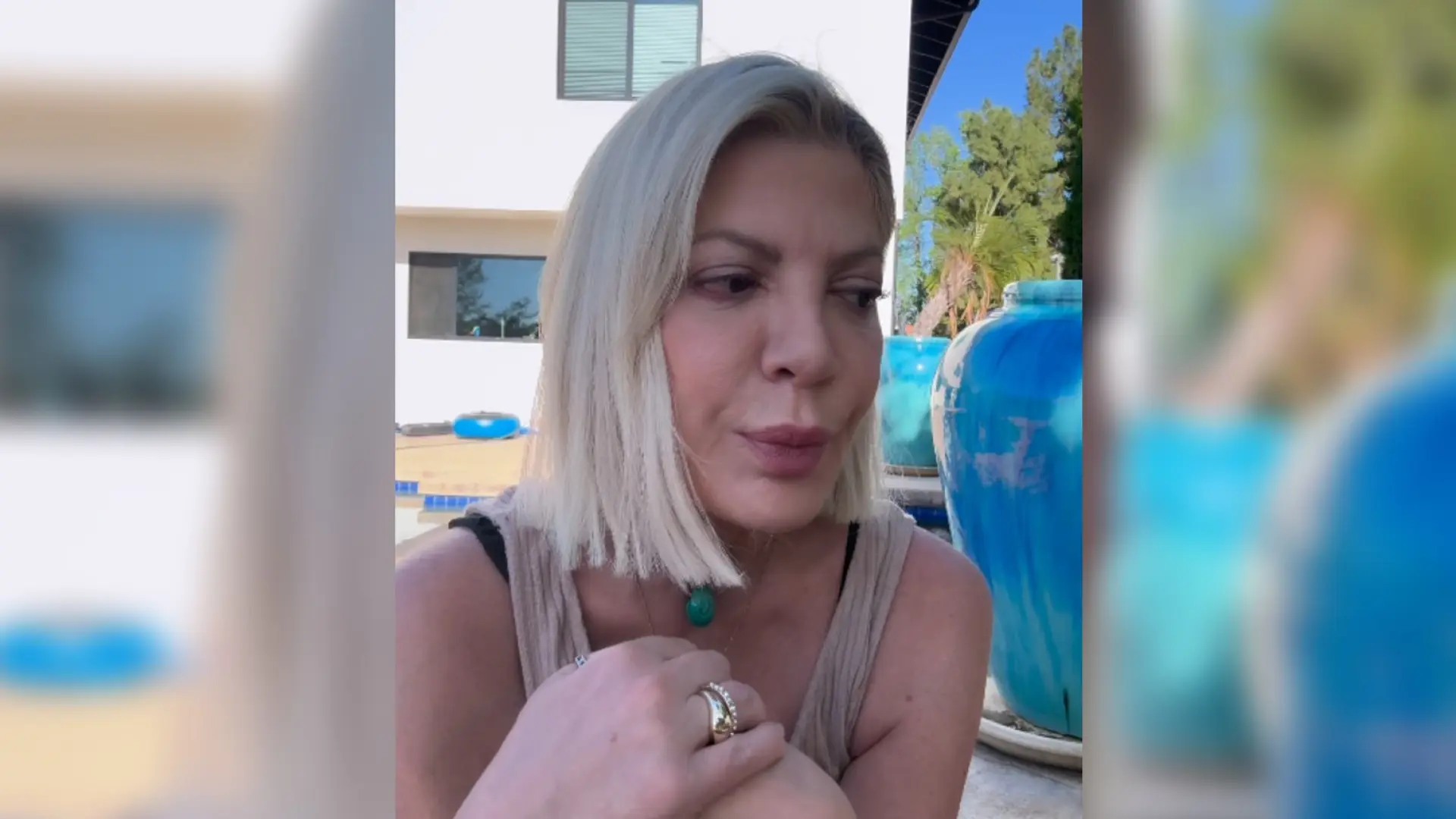 
         Tori Spelling habla de su accidente de tráfico: "Iba como loco... giré para evitar el impacto sobre los niños" 
    