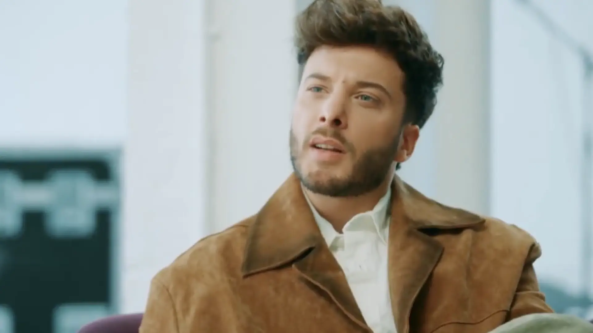 
         Blas Cantó desvela que casi todos los miembros de Auryn eran gay, pero lo ocultaban "por miedo" 
    