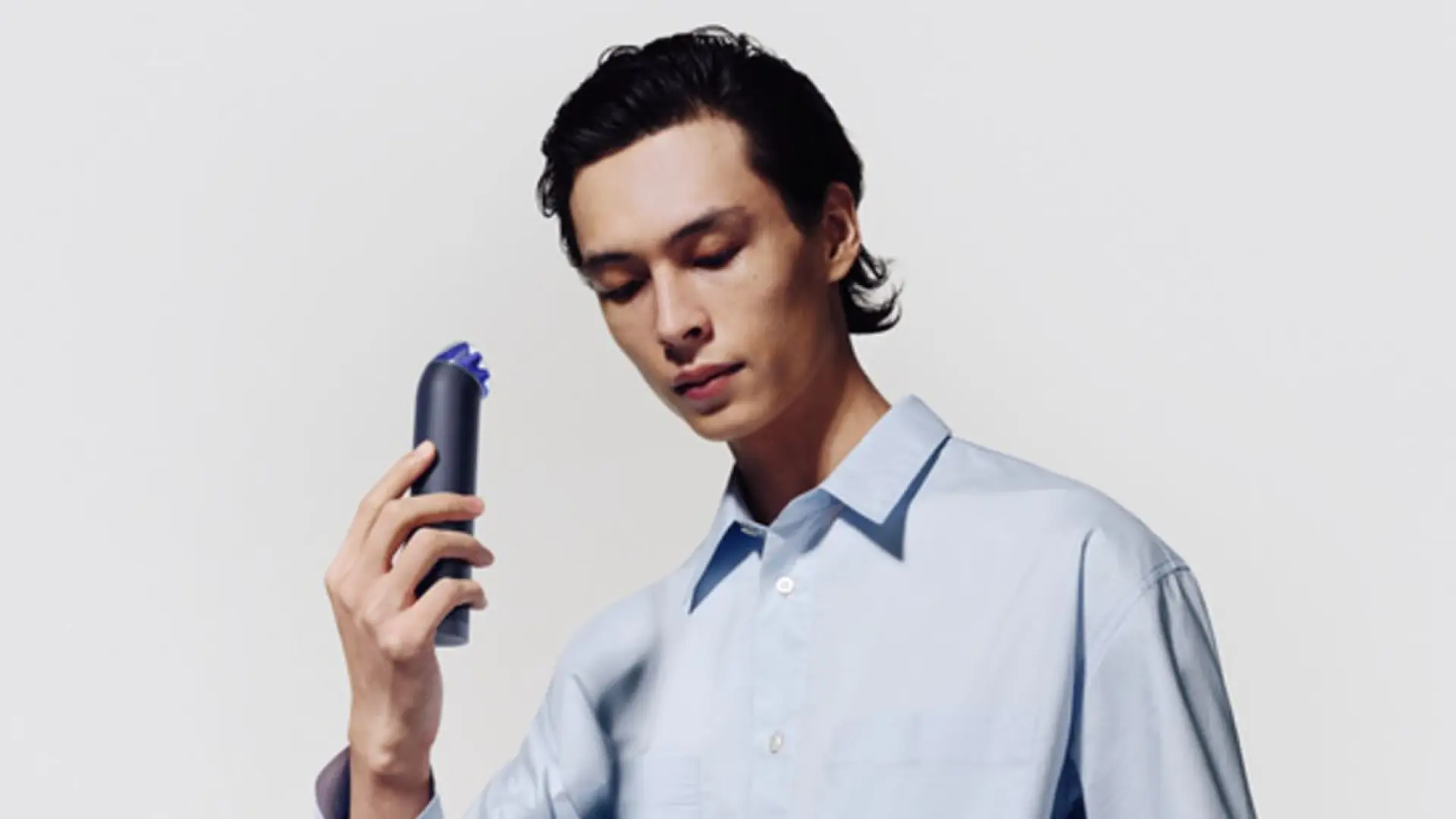 
         Dyson lanza su primer ventilador de mano: ofrece un frescor potente para llevar a cualquier lado 
    