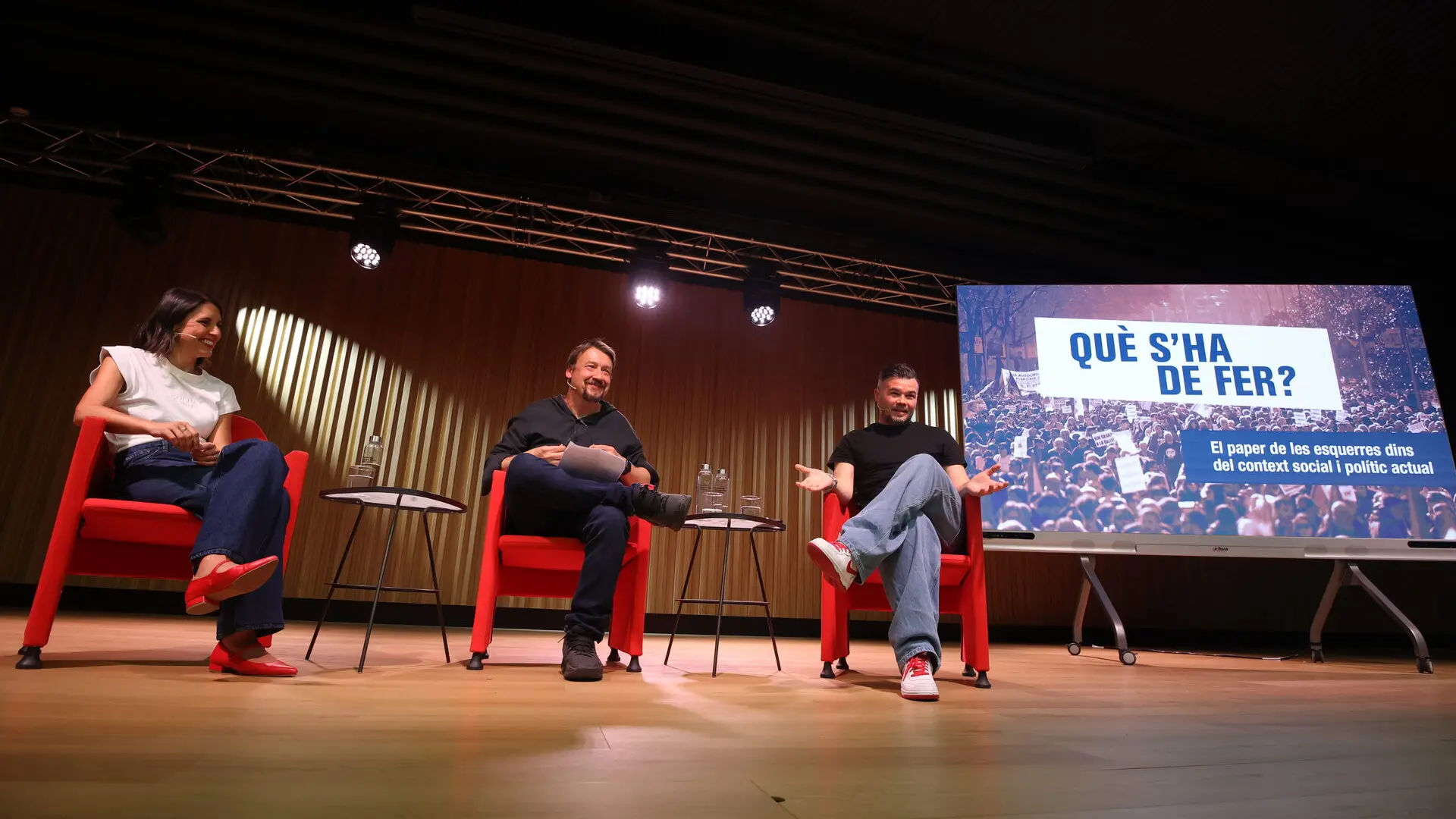 
         Rufián pide con Montero que ERC "lidere" e "inspire" el frente de izquierdas: "Nos matarán por separado" 
    