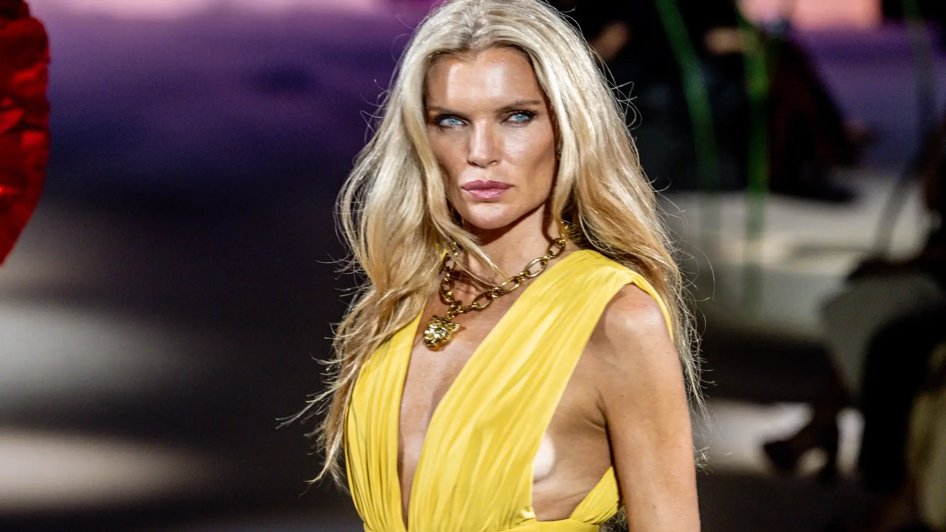 
         Esther Cañadas habla sobre su enfermedad: "He tenido la suerte de poder superarla y mirarla como una época difícil" 
    