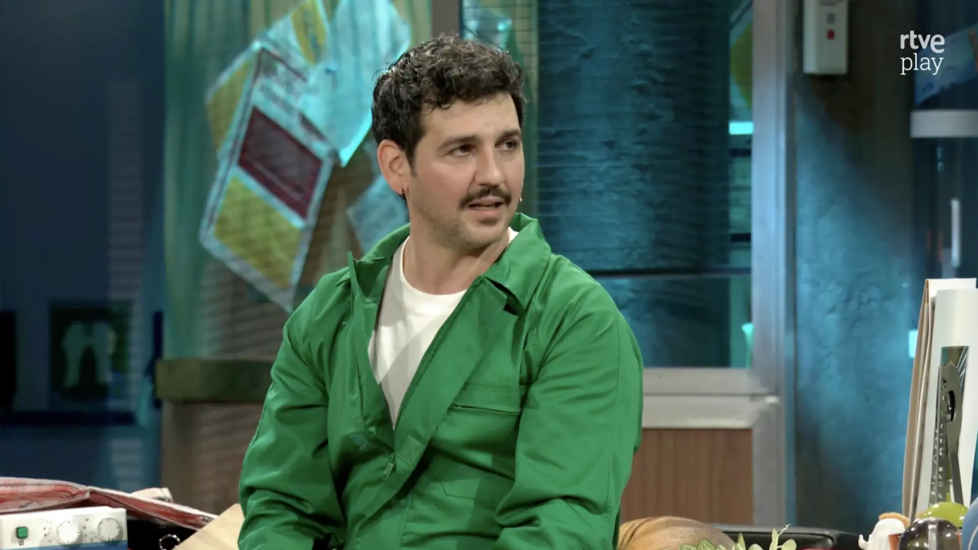 
         La serie que Fran Perea ha grabado durante cinco años en el extranjero: "¿Cómo no ha sido noticia en España?" 
    