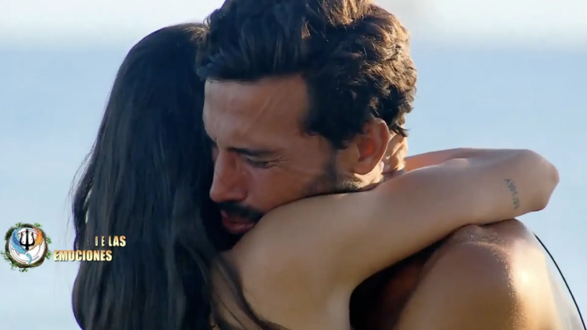 
         La emotiva visita de Lidia Torrent para ver a Jaime Astrain en 'Supervivientes' por su lesión de rodilla 
    