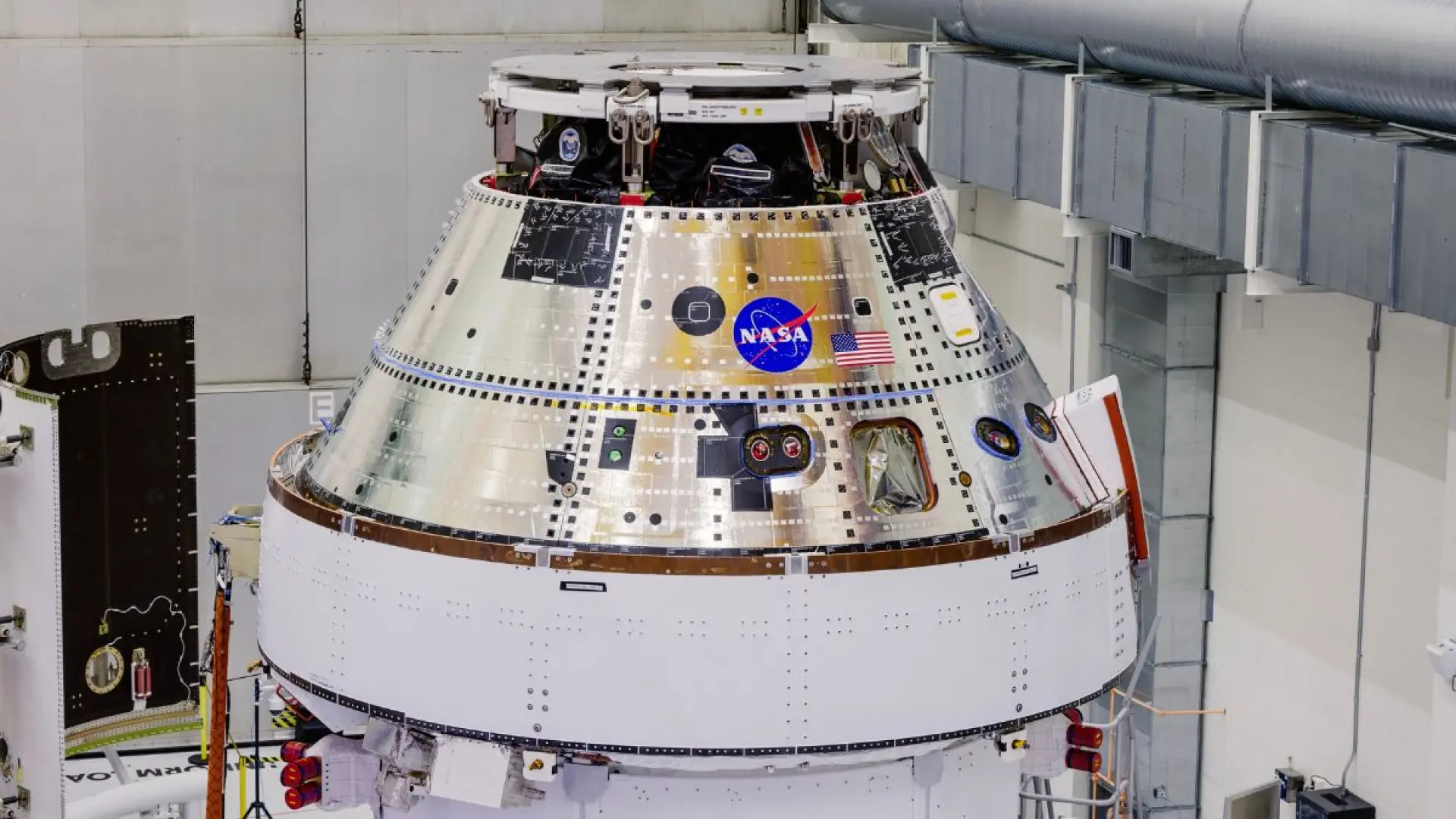 
         ¿Corre peligro la tripulación de Artemis II por el fallo del escudo térmico que se detectó en Orion? 
    