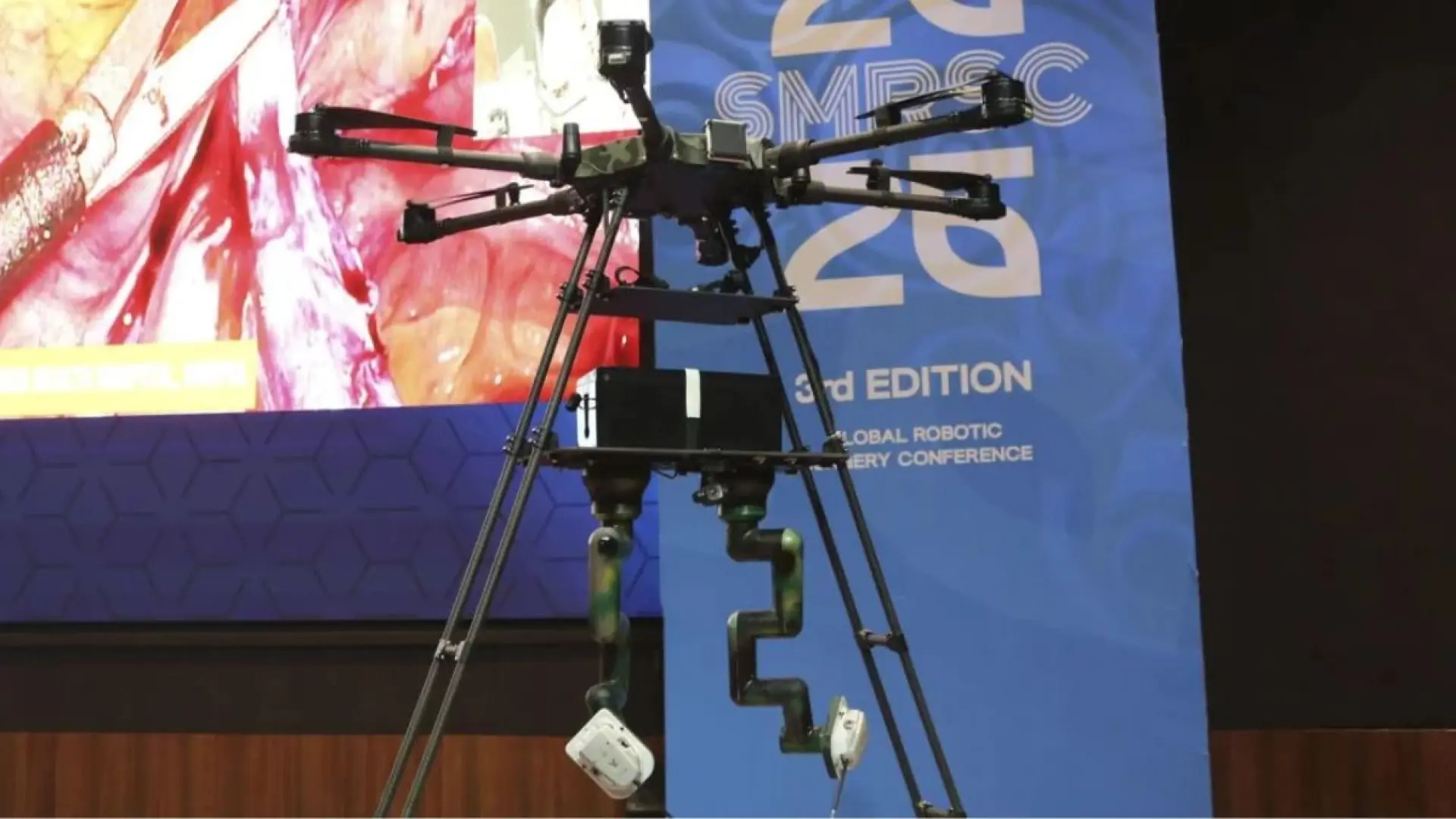 La telecirugía avanza con este nuevo dron robótico que atiende emergencias médicas a distancia