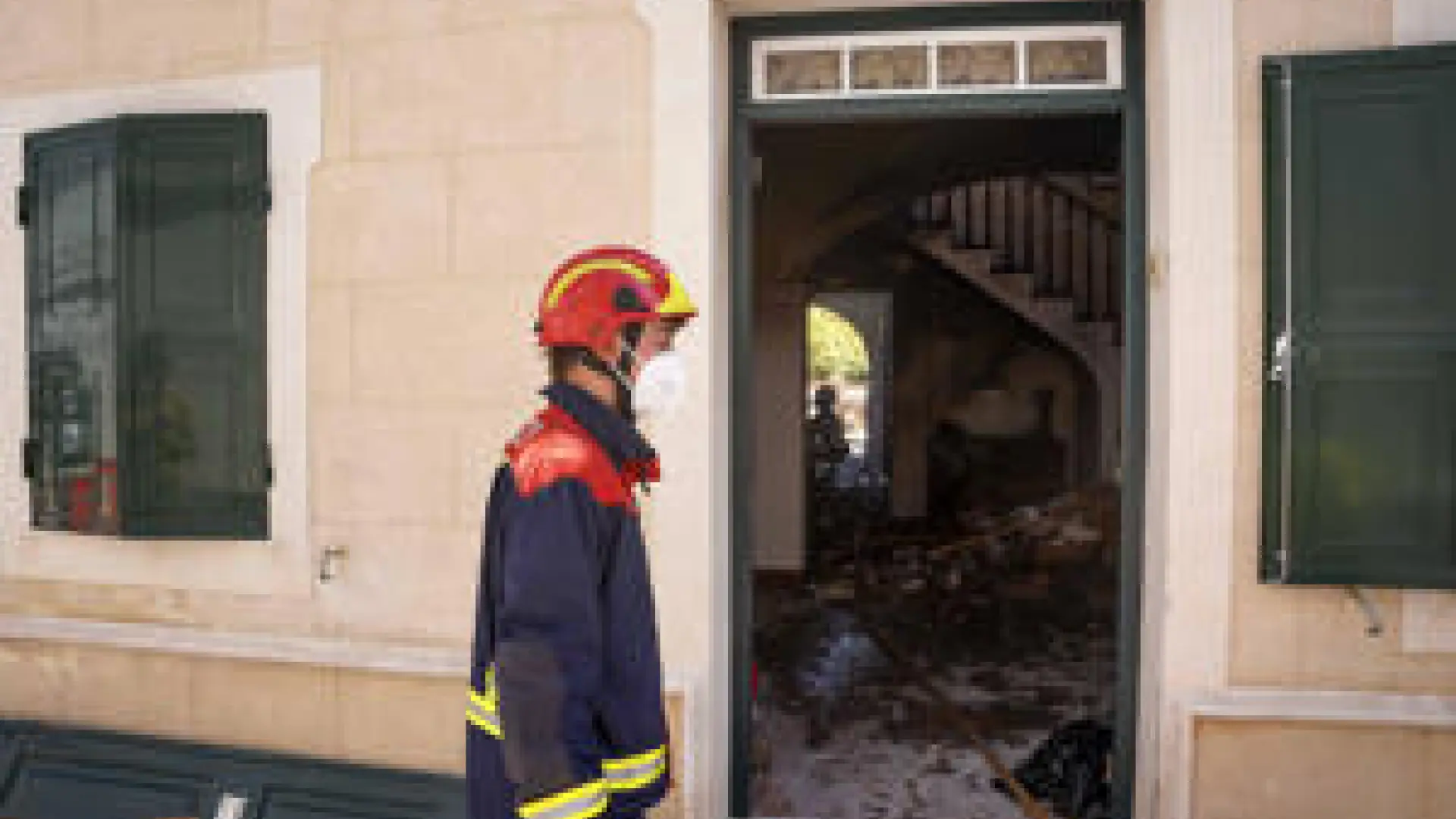 
         Muere una mujer de 70 años tras una explosión de gas en su casa de Menorca 
    