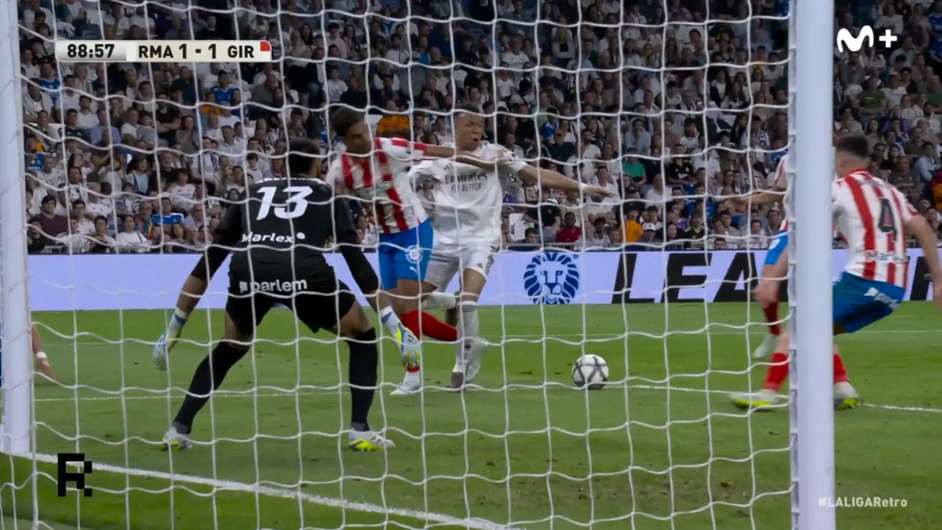 
         Polémica arbitral en el Real Madrid - Girona: "Es penalti a Mbappé aquí y en la luna" 
    