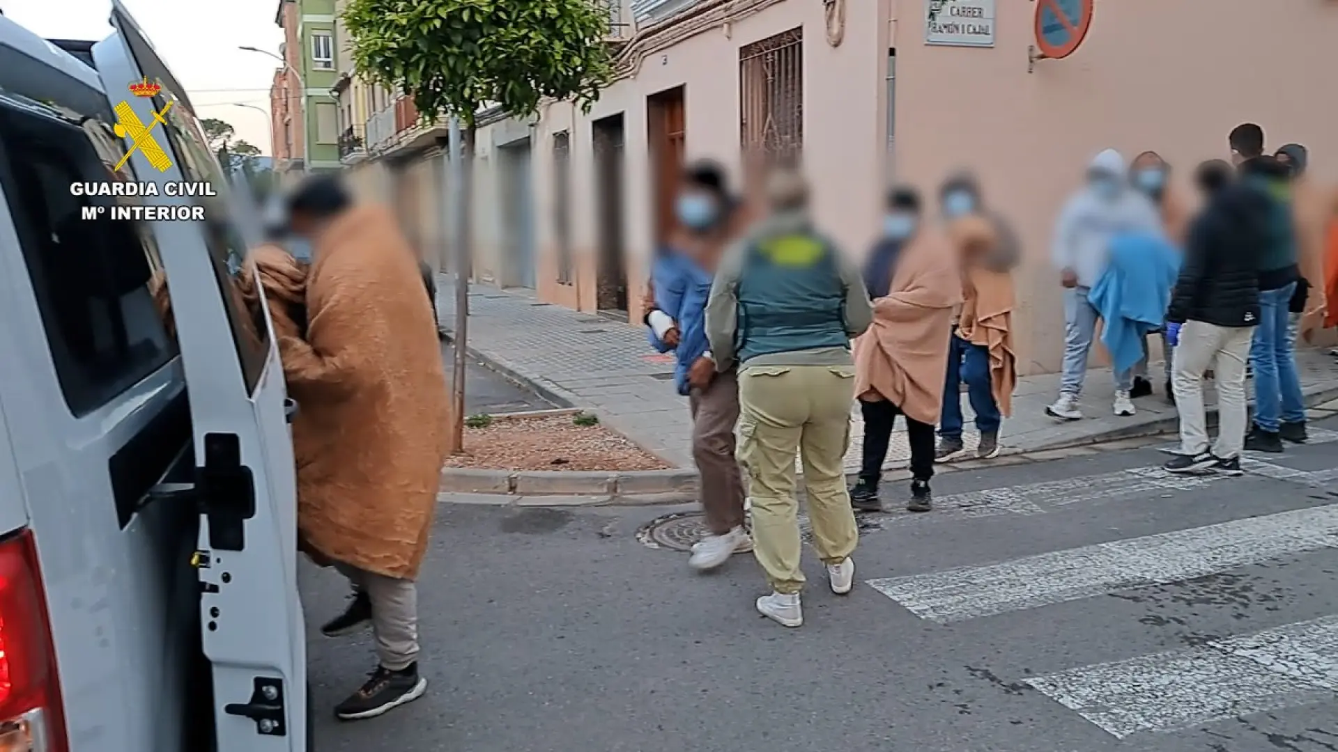 
         Detenidas siete personas en Castellón por explotar a 80 migrantes en condiciones de semiesclavitud 
    