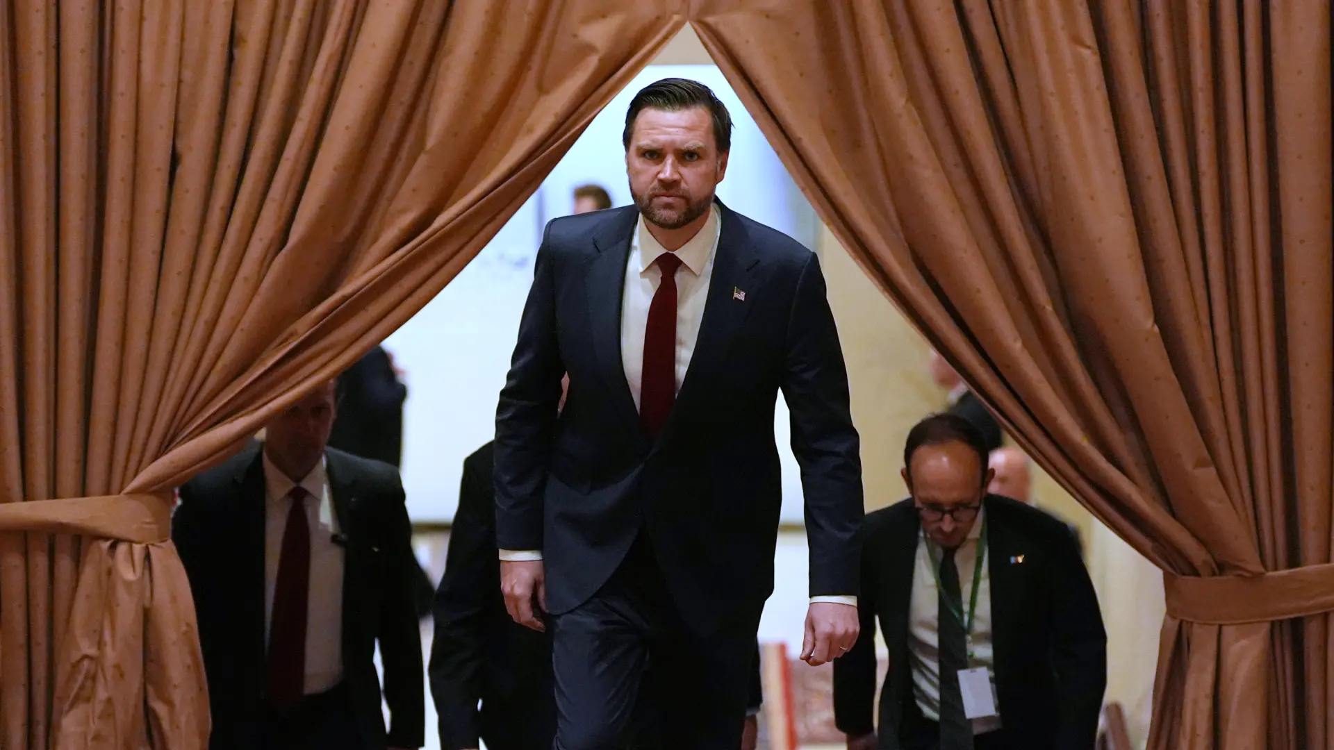 
         Guerra de Irán, en directo | Teherán ofreció a EEUU suspender cinco años su programa nuclear, pero Washington exige dos décadas 
    