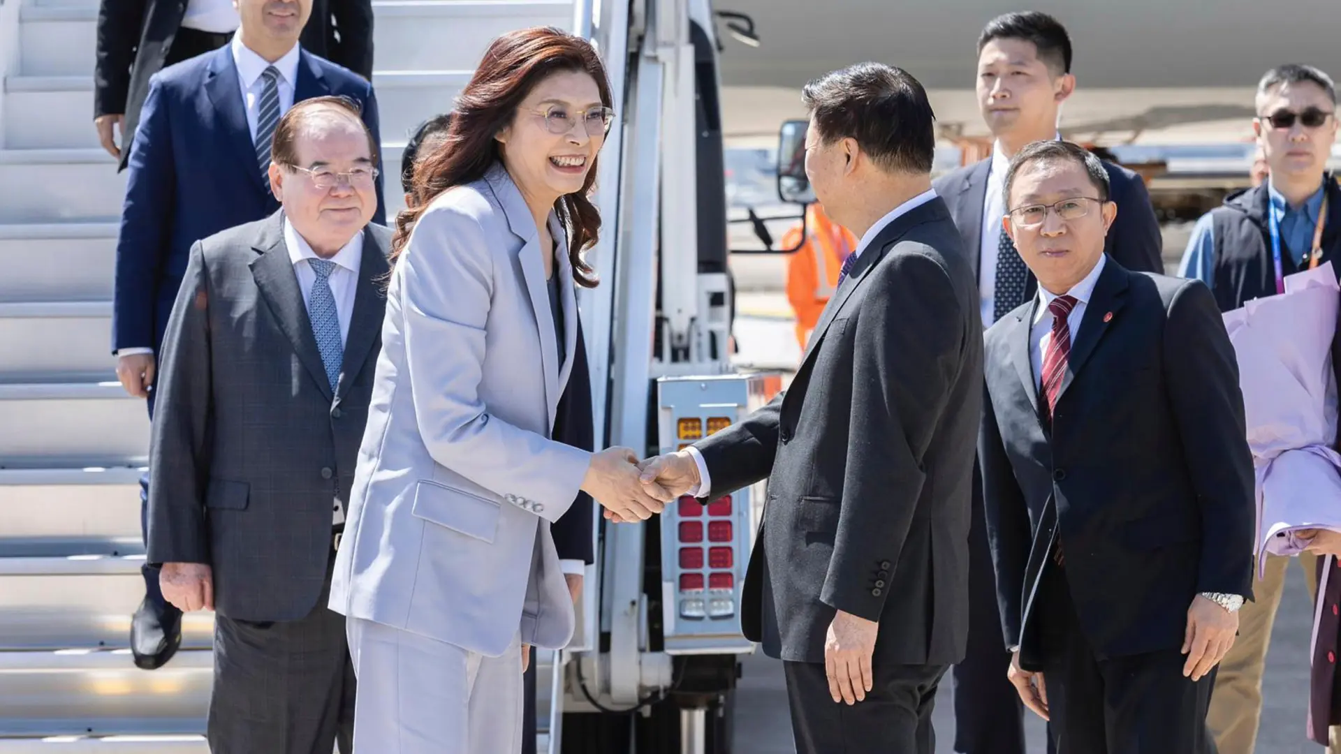 
         China presenta medidas comerciales "de buena voluntad" a Taiwán tras la histórica visita de la líder opositora 
    