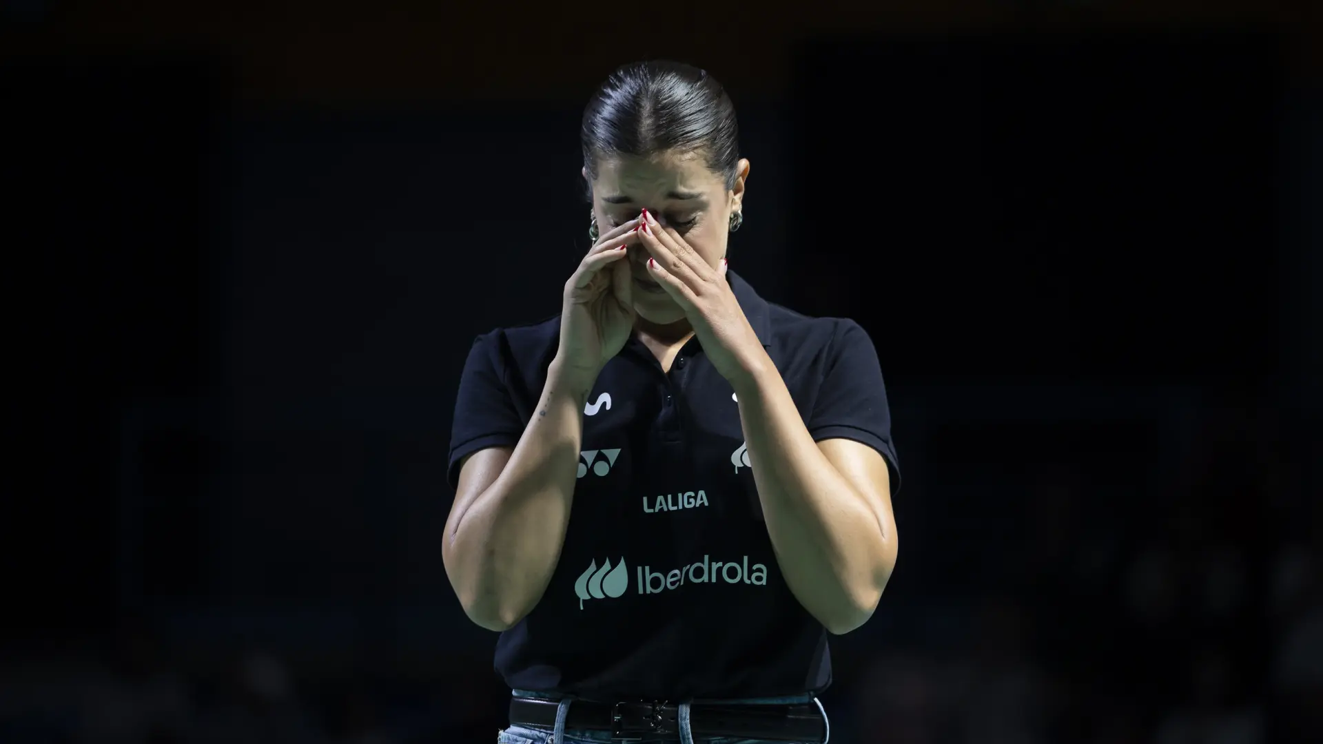 
         Emocionante homenaje a Carolina Marín en Huelva tras su adiós al bádminton: "Lo he dado todo" 
    