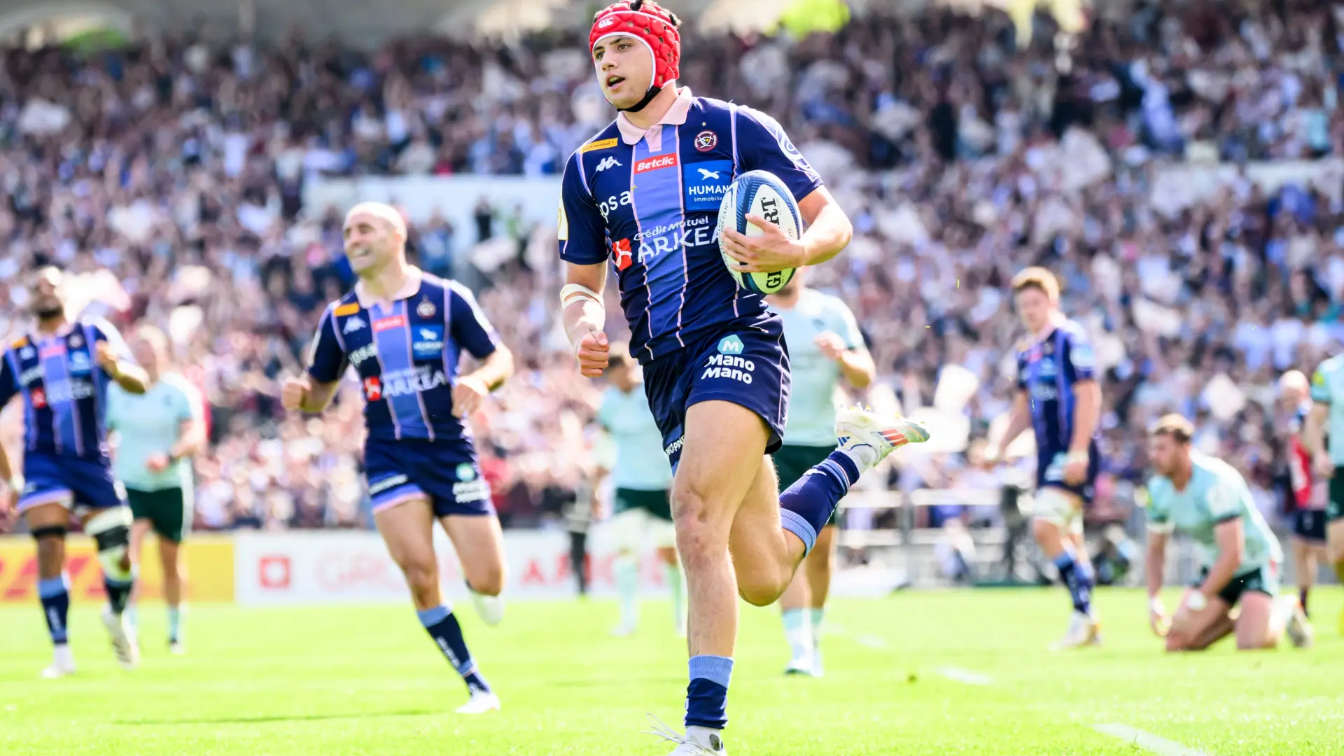 
         Louis Bielle-Biarrey, el nuevo prodigio del rugby mundial capaz de batir todos los récords 
    