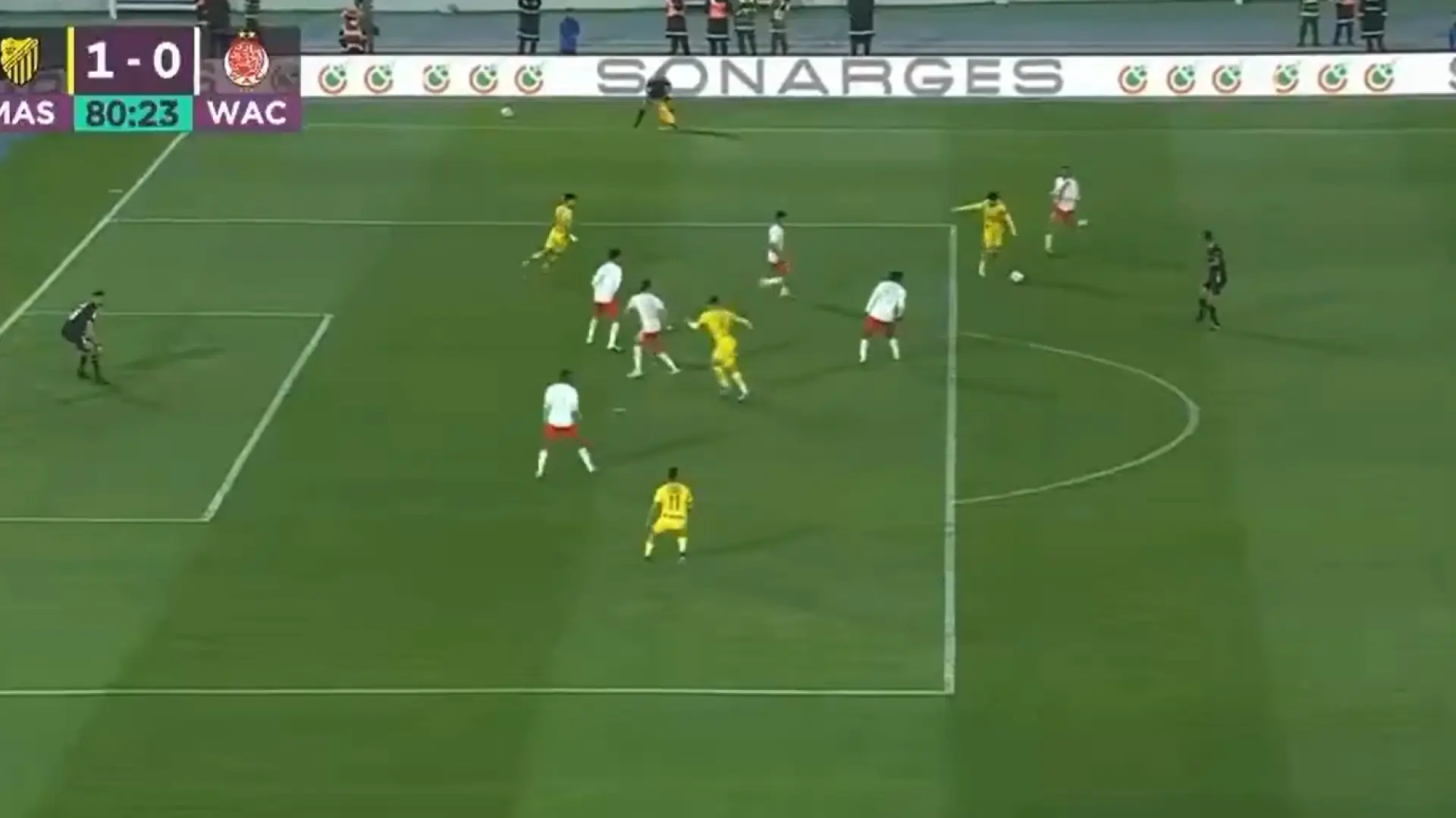 
         El hipnótico golazo de rabona desde fuera del área en Marruecos: ya piden el premio Puskas 
    