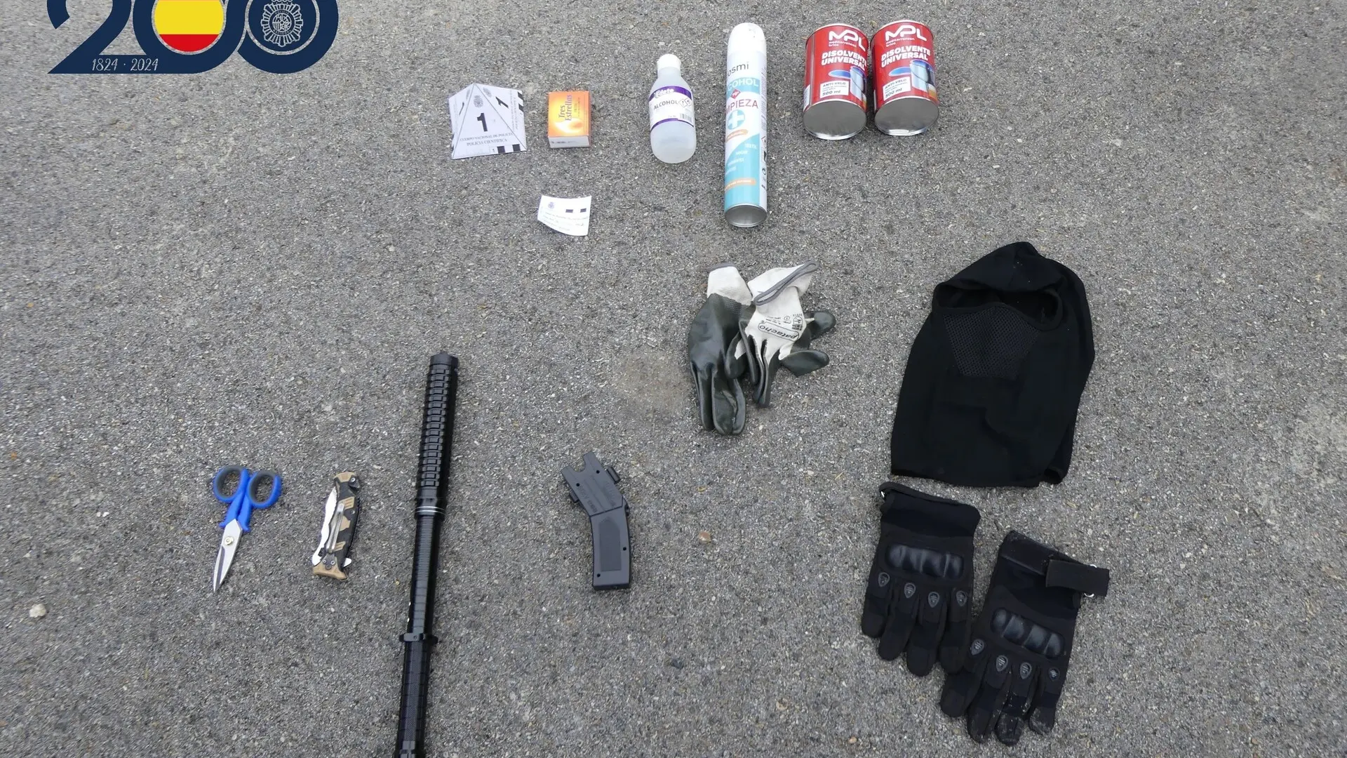 
         Detenido un hombre por amenazar a sus excompañeros de trabajo con un táser en Murcia 
    