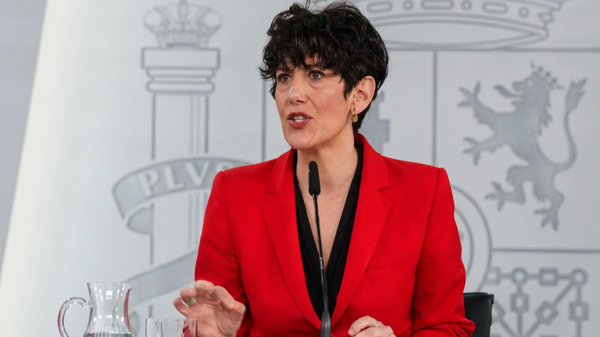 La regularización de inmigrantes se iniciará el jueves y no bastará la declaración jurada para acreditar la falta de antecedentes