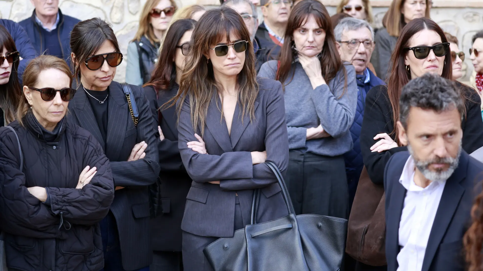 
         Isabel Jiménez y Raquel Perera, las fieles escuderas de Sara Carbonero en su momento más triste y doloroso 
    