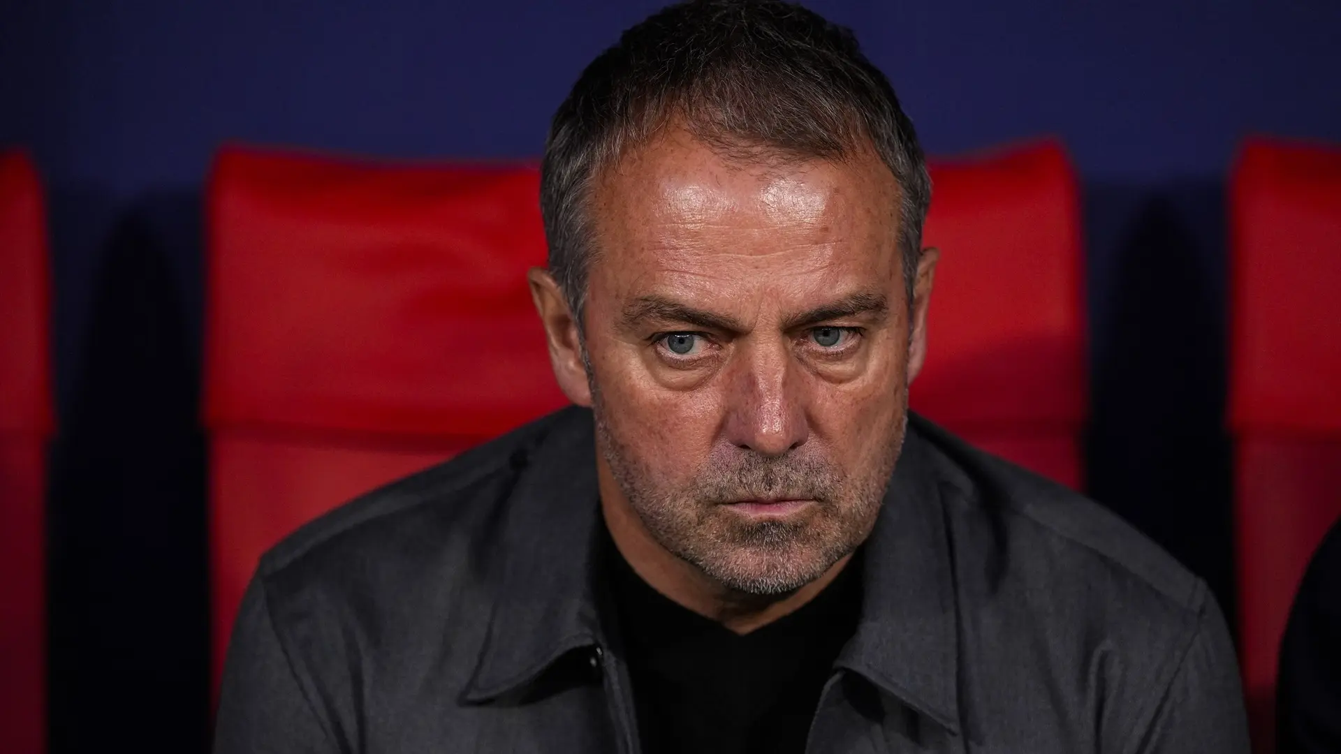 
         Hansi Flick pasa de criticar el arbitraje: "No voy a hablar sobre eso porque ya no se puede cambiar" 
    