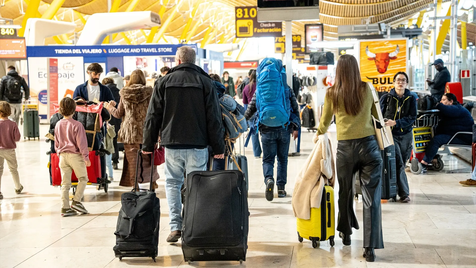 Flygbolagen studerar hur höjningen av fotogen ska tillämpas på biljettpriset