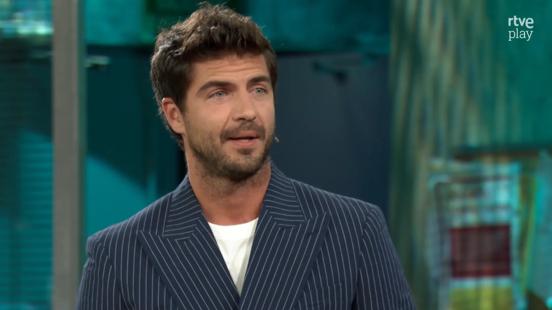 Maxi Iglesias actualiza su respuesta a la pregunta del sexo: 