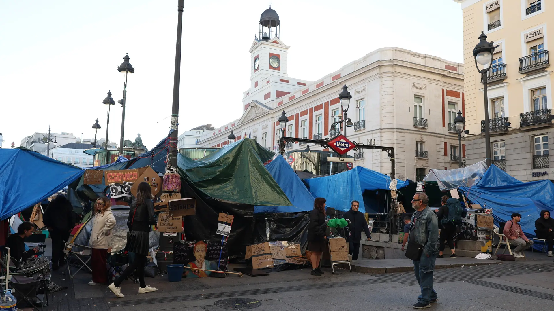 La Policía monitoriza a grupos radicales tras dos semanas de protestas en Sol por la vivienda