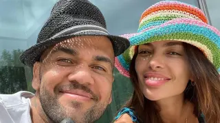 Dani Alves y Joana Sanz, en una imagen de archivo publicada por el futbolista en sus redes sociales.