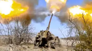 Un cañón autopropulsado soviético Giatsint-S de 152 mm de las Fuerzas Aerotransportadas rusas.