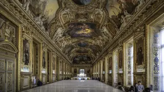 La galería de Apolo, en el Museo del Louvre.