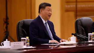 China's President Xi Jinping attends a meeting with Spain's Prime Minister Pedro Sanchez, third right, at the Great Hall of the People in Beijing Tuesday, April 14, 2026. (Haruna Furuhashi/Pool Photo via AP)