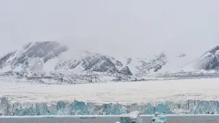 Es la gran isla del archipiélago de Nueva Zembla, localizada en el Ártico ruso. Tiene una gran población aves marinas, pero no tantos humanos, ya que viven solo unas 2.500 personas. Es muy grande (33.275 kilómetros cuadrados). (Foto: Wikipedia/Ansgar Walk)
