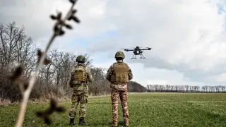 Lanzamiento de un dron Vampire, un vehículo aéreo de combate no tripulado ucraniano.