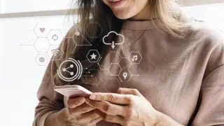El bono de conectividad ayuda a los autónomos a pagar un móvil e internet