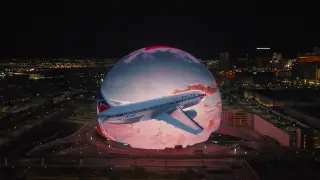 La aerolínea Delta llevó a cabo su keynote del CES 2025 en el colosal auditorio Sphere de Las Vegas.