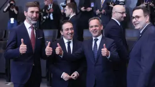 Albares, en el centro en la cumbre de ministros de exteriores de la OTAN