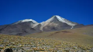 Así es el volcán 'zombi' de Bolivia: lleva dormido 250.000 años y ahora está teniendo actividad sísmica.
