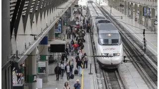 Tren Ave de Renfe.
