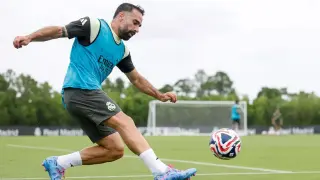 Dani Carvajal, en el entrenamiento del Real Madrid este domingo.