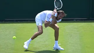 Medvedev fue uno de los grandes nombres que cayeron en la primera ronda de Wimbledon este lunes.