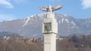 Estatua en la Ruta Napoleón, en Francia