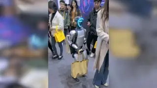 China muestra cómo será convivir con robots humanoides